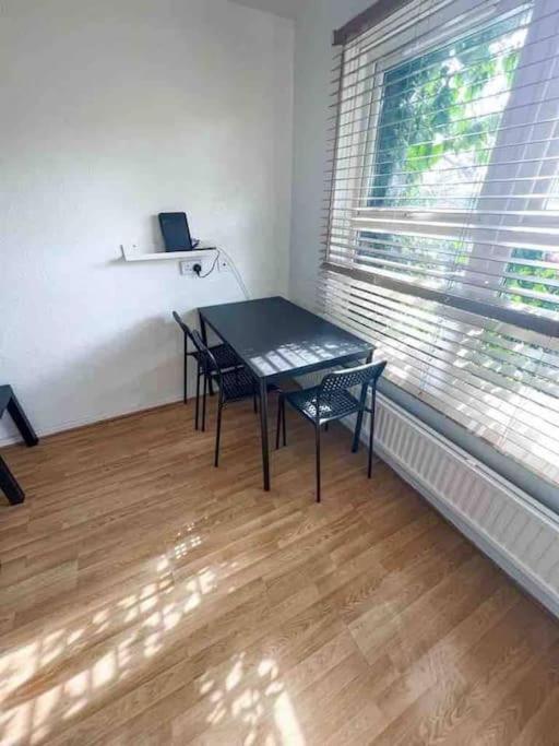 Spacious Two Bedroom Flat London Exterior photo